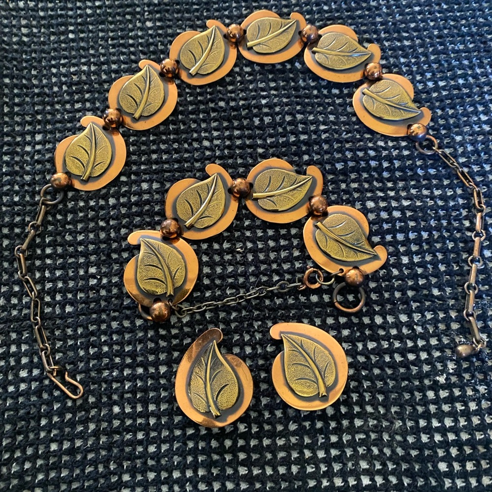 (JE22B)Vintage 3pc Leaf Design Jewelry Set in Brass and Copper Mid Century
